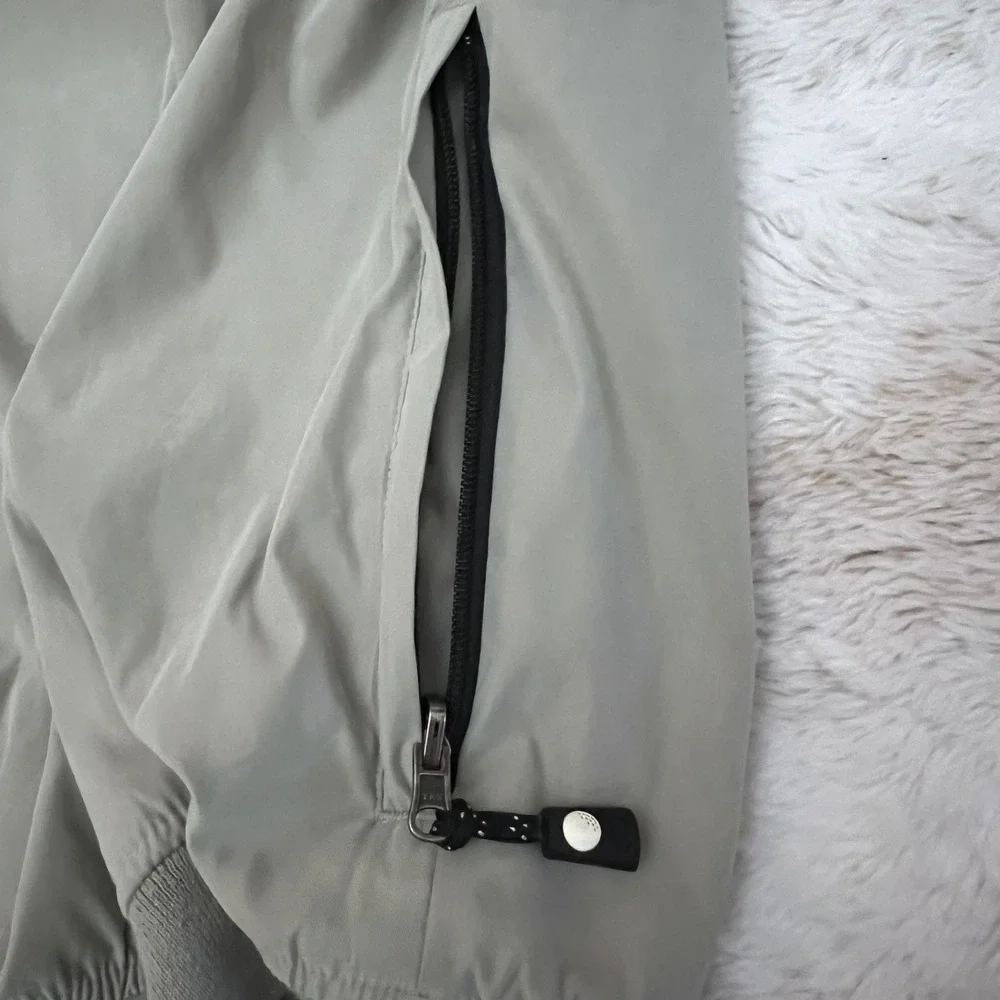 IZOD XFG Mens Pullover Golf‎ Windbreaker Jacket Gray V Neck Zip Pockets Size M
